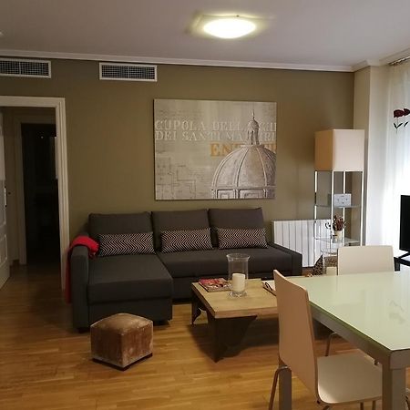 18 Torres El Pilar Lägenhet Zaragoza Exteriör bild