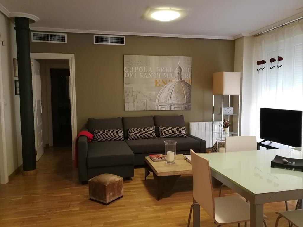 18 Torres El Pilar Lägenhet Zaragoza Exteriör bild